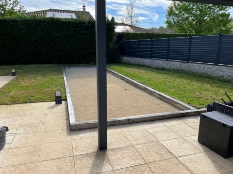 L'Entreprise Aux Charmes du Jardin vous propose l'entretien de jardin à Chaponnay